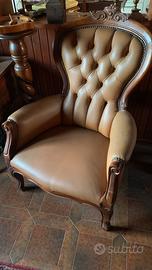 Poltrone in pelle antiche eleganti