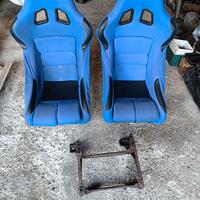 Sedili avvolgenti e barre led