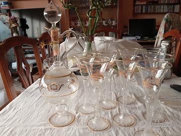 Set  calici e bottiglia in cristallo e oro
