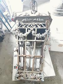 antica lampada grande