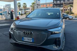 AUDI Q4 35 ETRON BUSINESS ADVANCED  170 CV