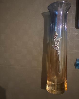 Vaso con inserto d’argento