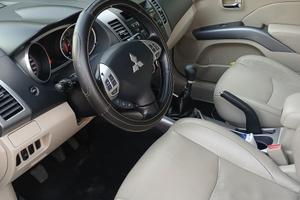 Mitsubishi outlander 2008