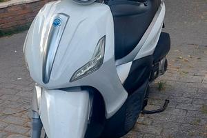 Beverly 300 ie
