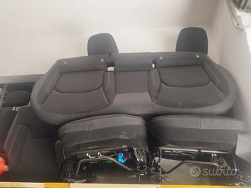 sedili interni jeep Renegade 