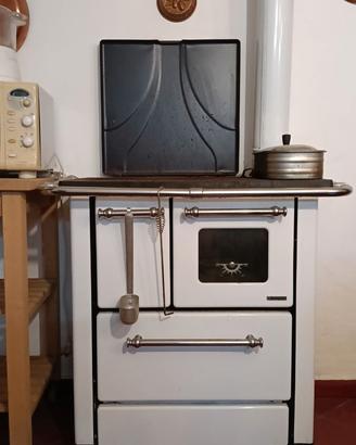 Stufa/Cucina a legna La Nordica con forno –