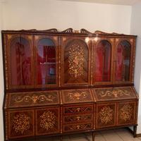 Credenza vetrina con ribaltine e intarsi