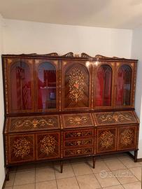 Credenza vetrina con ribaltine e intarsi