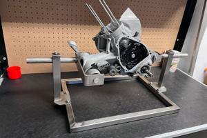 Cavalletto supporto motori vespa