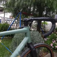  bici gravel focus xl usata poche volte