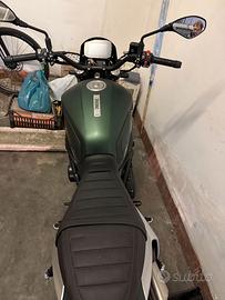 Benelli Leoncino 800 Trial