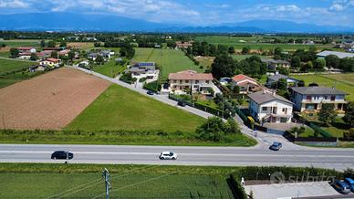 Terreno Agricolo con Alta Visibilità Fronte Stata
