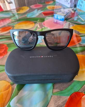 occhiali da sole Tommy Hilfiger