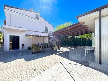 VILLA SINGOLA A PESCARA