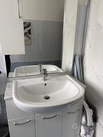 Mobile bagno+Lavabo+Specchio+Rubinetto