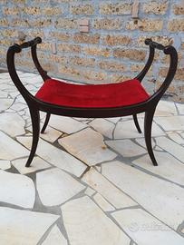 Sgabello antico