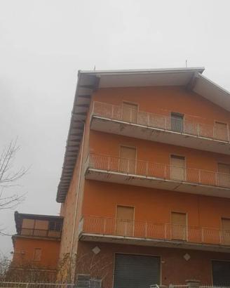 Immobile in asta di 2486 m² con box auto doppio a 