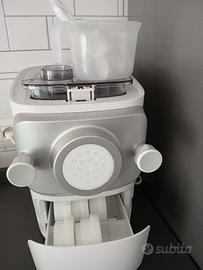 macchina della pasta e estrattore di succo