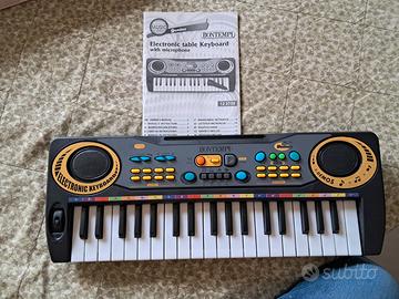 Tastiera musicale Bontempi 123730 per bambini