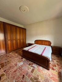 Camera da letto completa in legno massello