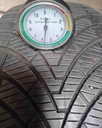 2 Gomme SEMINUOVE 215/60-17 Kumho 4 Stagioni (M+S)