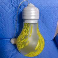 lampadario a forma di lampadina 
