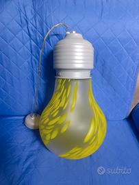 lampadario a forma di lampadina 