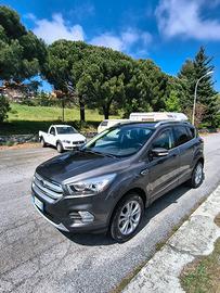 Ford Kuga benzina