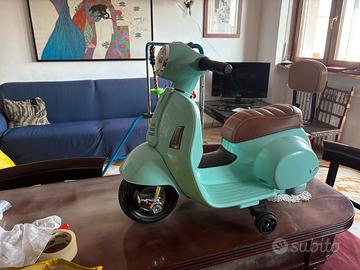Vespa per bambini elettrica colore menta
