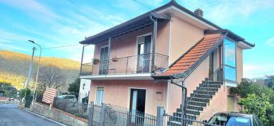 CASA SEMINDIPENDENTE A DIANO ARENTINO