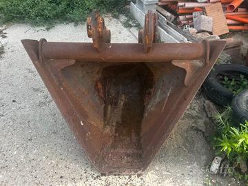 BENNA Trapezio usata