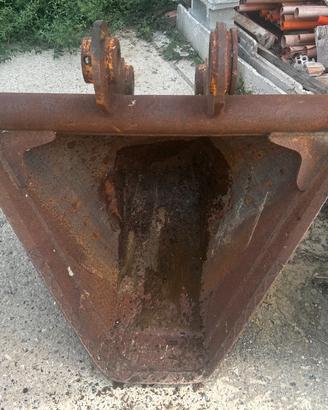 BENNA Trapezio usata