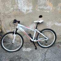 Mountain bike ragazza