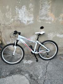 Mountain bike ragazza