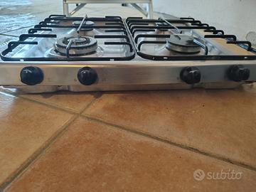 piano cottura 4 fuochi Hotpoint Ariston