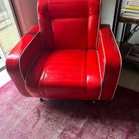 Poltrona rossa plastificata Elio Zema
