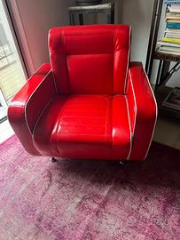 Poltrona rossa plastificata Elio Zema