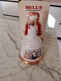 Bell’s Royal Wedding 1986 decanter in porcellana