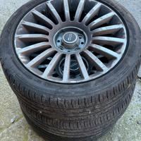 3 Cerchi in Lega 16” con Gomme 195/45 R16 Estive