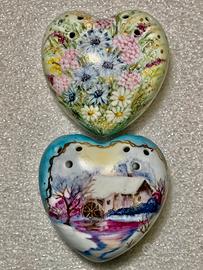 Cuore porta potpourrie in ceramica dipinta a mano