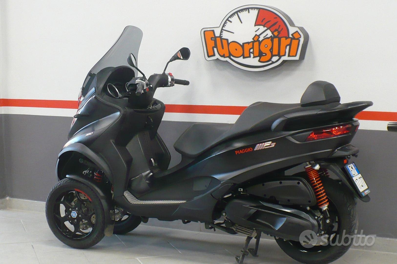 Motore Un Famoso Ciclomotore Della Piaggio Ciao Px Rosso Piaggio