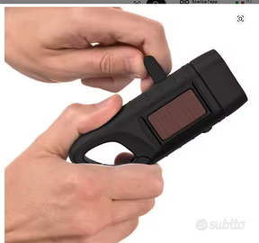 torcia pila luce led campeggio dinamo solare