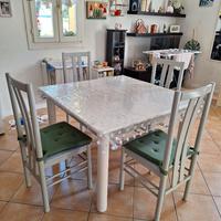 Tavolo allungabile in legno massiccio laccato opac