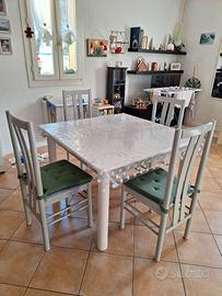 Tavolo allungabile in legno massiccio laccato opac