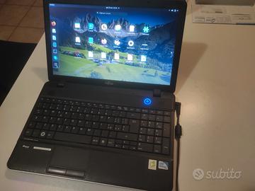 Fujitsu LIFEBOOK AH512