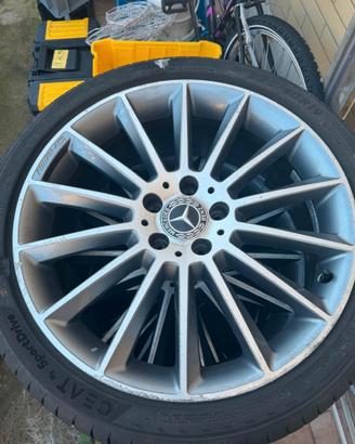 Cerchi Mercedes AMG 19" con gomme 225/40 R19