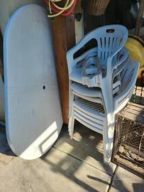 Tavolo con sedie in pvc bianco