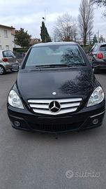 Mercedes b180 ngt