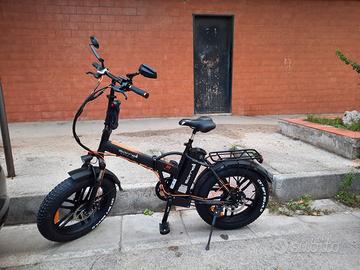 Bicicletta elettrica con pedalata assistita