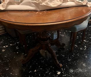 Tavolo con 6 sedie b